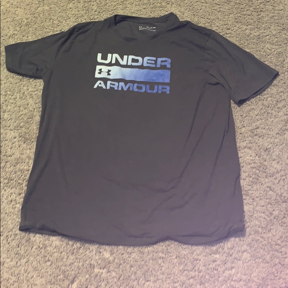 GENTLY USED GRAY UNDER ARMOUR T-SHIRT